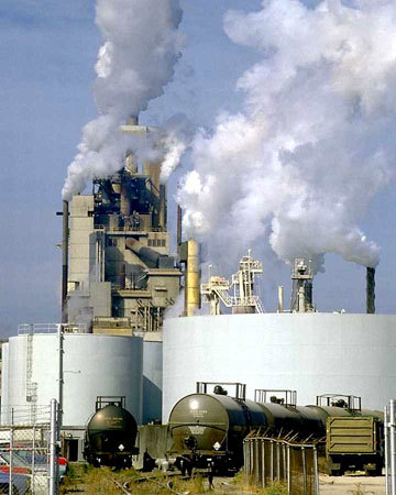 Oil refinery emissions